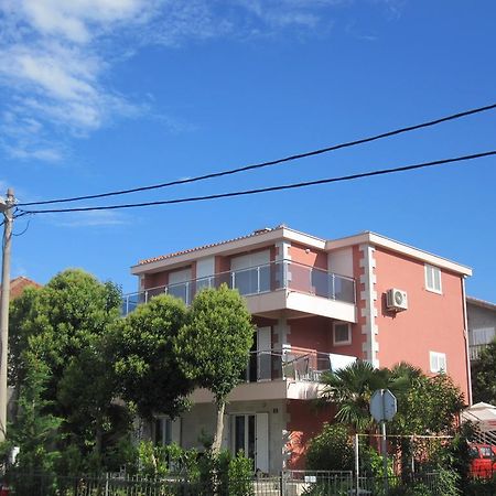 טיווט Apartments Delfin מראה חיצוני תמונה