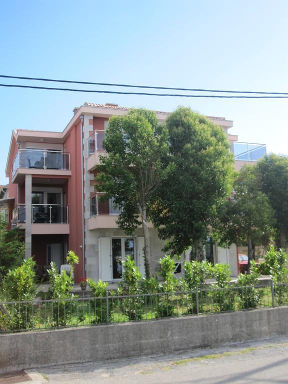 טיווט Apartments Delfin מראה חיצוני תמונה